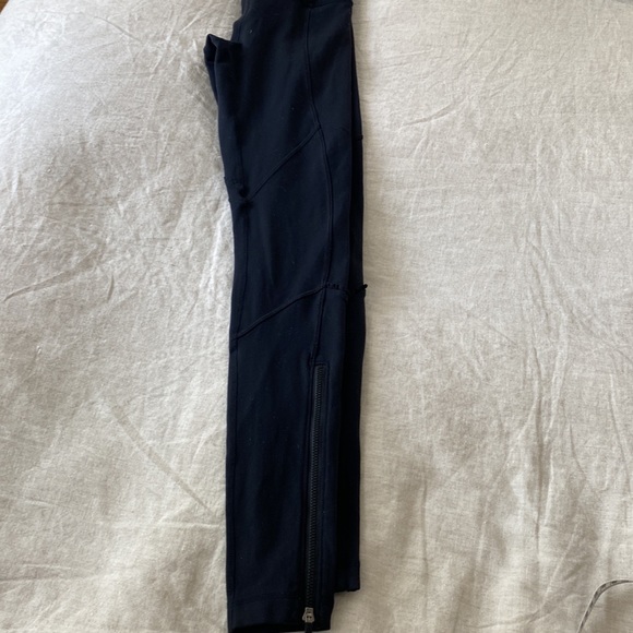 Lululemon legging - Picture 7 of 8